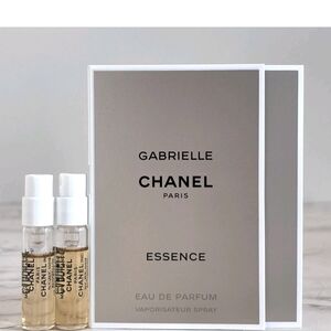CHANEL Gabrielle Essence Eau de Parfum - Gray and White